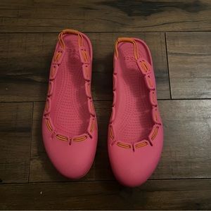 Croc flats